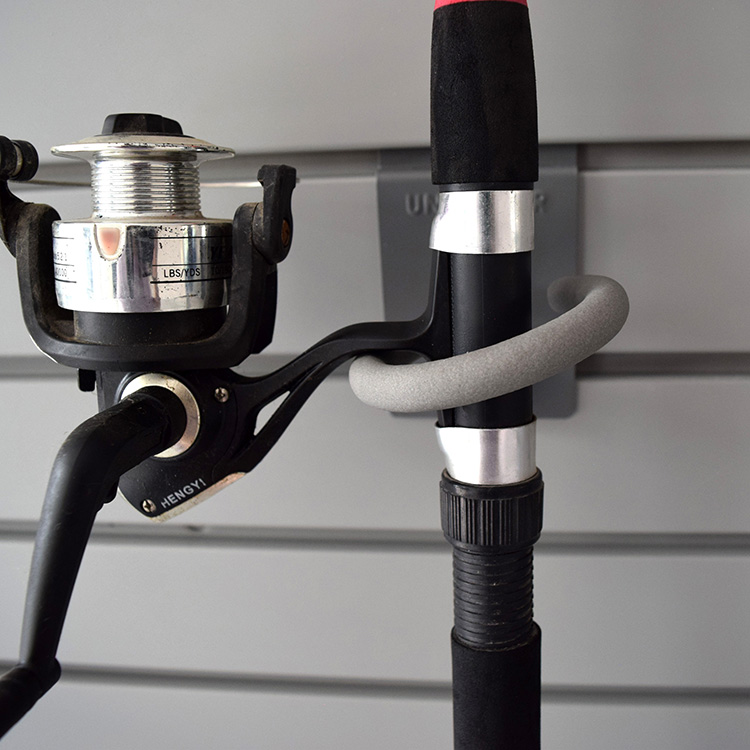 Gancho de suporte para vara de pesca de armazenamento montado na parede de ripas por atacado 